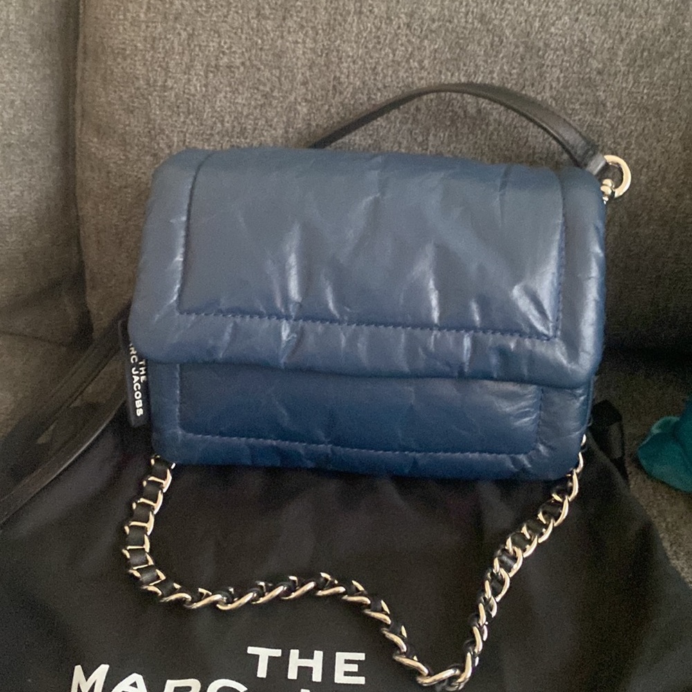 Blue Marc Jacob’s crossbody bag. - Picture 3 of 9
